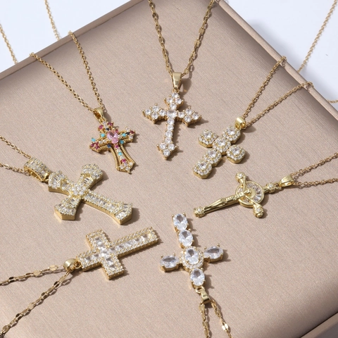 Vintage Titanium Steel Cross Pendant Necklace Women Gold Colorful Rhinestone Religious Crucifix Clavicle Chain Jewelry