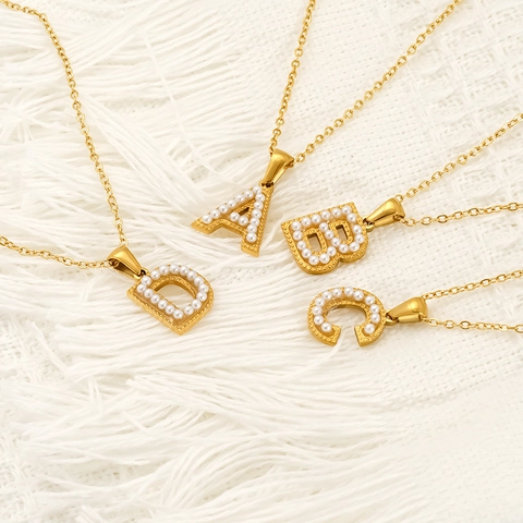 Anfangsbuchstabe Anhänger Halskette Gold Plattiert Edelstahl Mit Künstliche Perlen Für Frauen Einfache Elegante Schlüsselbeinkette