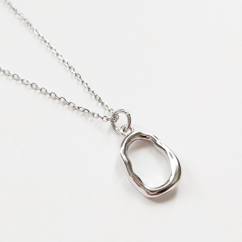 925 Sterling Silber Halskette Mit Unregelmäßigem Hohlem Ovalem Anhänger Minimalistische Flüssige Metalltextur Schmuck