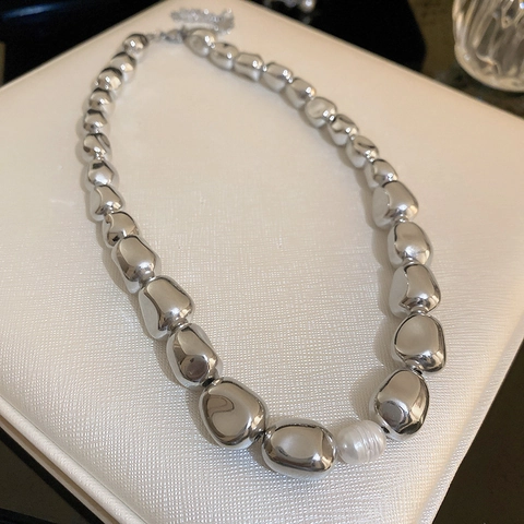 Irreguläre Silberne Kupferperlen Halskette Mit Süßwasserperle Barock Flüssiger Stil Elegante Schlüsselbeinkette Damen