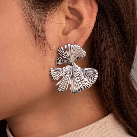 Vintage Edelstahl Ohrringe Ginkgoblatt Herz Fischschwanz Hohlblume Minimalistisch Französischer Stil Schmuck Für Damen
