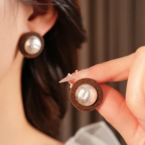 Vintage Runde Ohrstecker Für Damen Mit Braune Samt Und Gehämmertem Legierung Silver Earring Post Retro Mode Schmuck