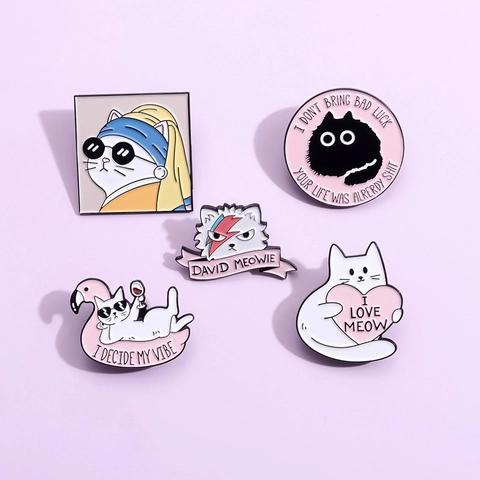Creatieve Cartoon Kat Emaille Broche David Meowie Meisje Met de Parel Parodie Kat Legering Kunstparel Badge Voor Rugzak