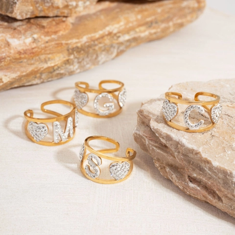 Anello Aperto con Lettera Iniziale Cava in Acciaio Inossidabile Strass Cuore Regolabile Anello da Dito High End Stile Ins Donna
