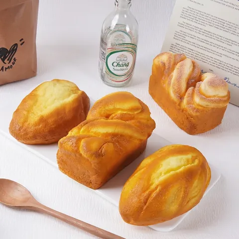 Simulation Bread Squishy Toy Realistic PU Slow Rebound Food Model For Stress Relief Home Decor Photography Props