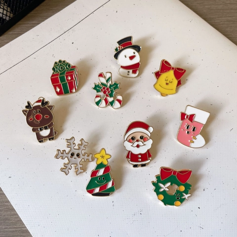 Spilla In Smalto Di Natale Pin Lega Olio Di Goccia Cartone Animato Babbo Natale Alce Pupazzo Di Neve Accessorio Festa