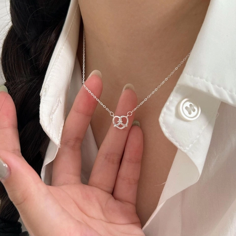 Collana Con Nodo Pretzel A Cuore In Argento Sterling 925 Con Zircone Pendente Minimalista Elegante Per Donna