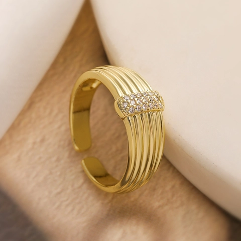 Anello Aperto Geometrico in Zirconia Placcato Oro 18K Moda per Donna Gioiello Regolabile Personalizzato a Costine Regalo Gioielleria