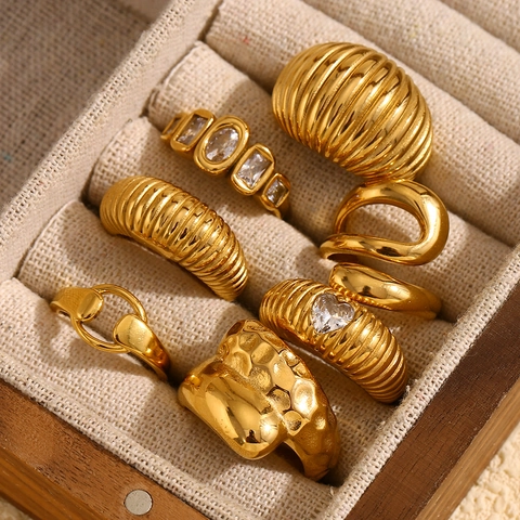 Retro Edelstahl 18K Vergoldet Croissant Ring Für Damen Mode Herz Strass Hammerschlag Textur Siegelring Schmuck