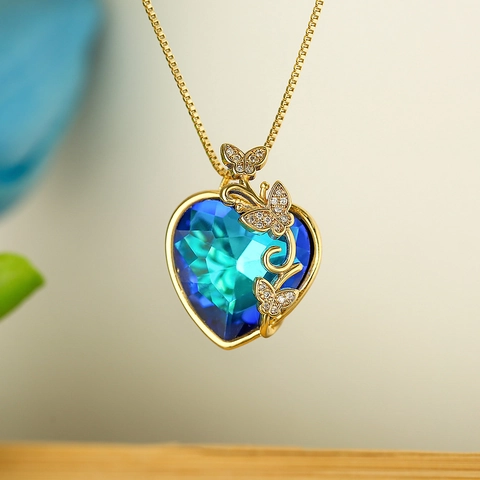 Herz Anhänger Halskette Blauer Zirkon Mit Schmetterling Dekor Kupfer Vergoldet Eleganter Schmuck Für Damen