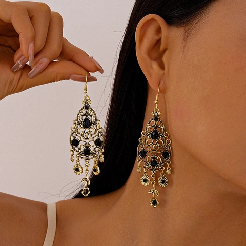 Pendientes Largos De Flor De Rosa Hueca Estilo Palacio Vintage Con Diamantes De Imitación Negros Y Poste De Acero Inoxidable