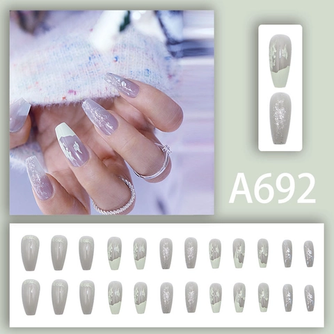 Unghie Finte Lunghe A Forma Di Bara Viola Lavanda Con Glitter Argentati Riutilizzabili Eleganti Stile Ins Per Donna