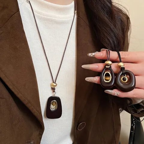 Vintage Long Pendant Necklace Women Retro Resin Geometric Tiger Eye Stone Alloy Sweater Chain Minimalist Jewelry