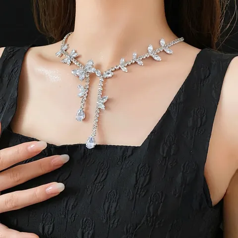 Silber Schmetterling Zirkonia Schmuck Halskette Und Ohrringe Mit Silberohrstecker Kupferlegierung Strass Eingelegt Mode Für Frauen