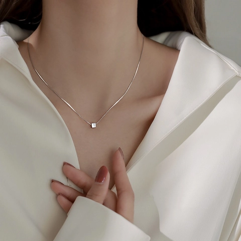 Collier Pendentif Cube Acier Inoxydable Géométrique Minimaliste Petit Carré Bijoux Pour Femmes