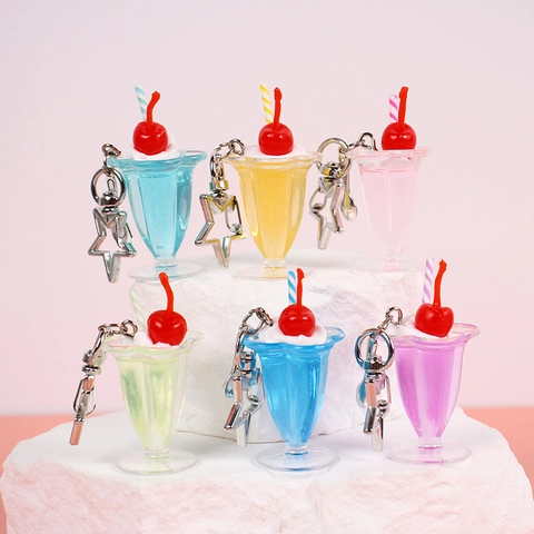 Simulation Ice Cream Cup Keychain Resin Miniature Sundae Metal Star Buckle Spoon Charm Cute Bag Pendant Key Ring Gift