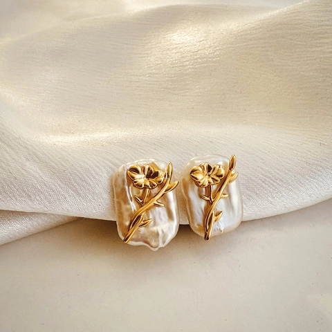 Vintage Artificial Baroque Pearl Earrings Gold Floral Leaf Design Clip On Stud Jewelry For Women Chinese Style