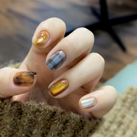 Vintage Brown Amber Cat Eye Press On Nails Short Square Round Plaid Pattern Artificial Fingernails Glue Style Elegant