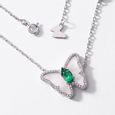S925 Sterling Zilveren Vlinder Hanger Halsketting Met In Het Lab Gekweekte Smaragd En Wit Parelmoer Vintage Sieraden