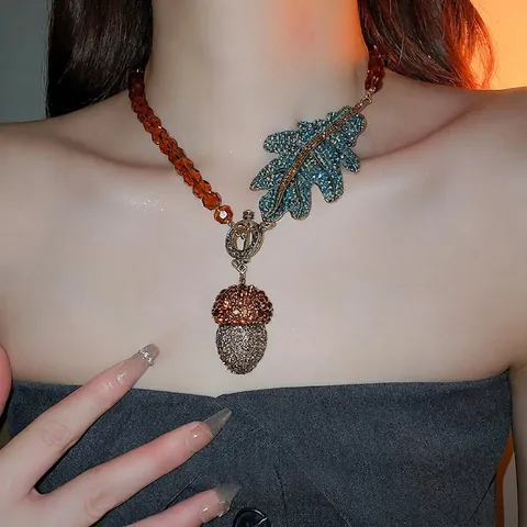 Collier Pendentif Gland Vintage Avec Perles De Verre Ambre Et Feuille De Chêne En Strass Bleu Pour Femmes Style Rétro