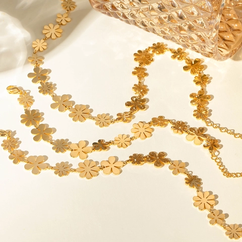 Gänseblümchen Blume Halskette Ohrring Schmuckset 18K Vergoldeter Edelstahl Floral Design Damen Accessoire