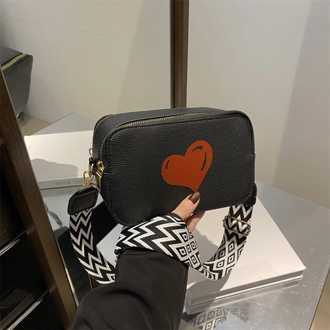 Women Crossbody Camera Bag Red Heart Print Litchi Pattern PU Leather Small Square Purse Wide Geometric Strap