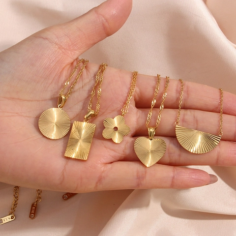 18K Gold Plated Stainless Steel Geometric Pendant Necklace Earrings Set For Women Radiating Ribbon Texture Daily Jewelry