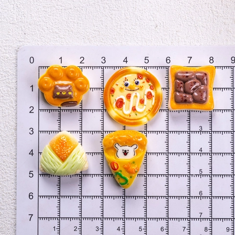 Cabochon In Resina Cibo Miniatura Accessori Fermagli Capelli DIY Cibi Casa Delle Bambole Forme Pane Pizza Torta Artigianato