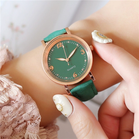 Women Quartz Watch Luminous Hands Rhinestone Analog Alloy Case Leather Strap Casual Fashion Retro Timepiece