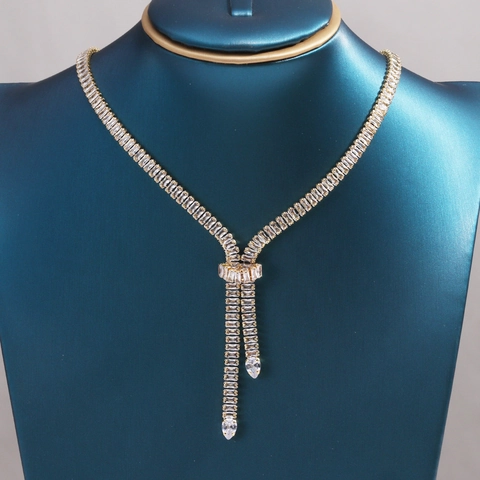 Elegante Collana Lariat Design A Nodo Zircone Rettangolare Forma A Y Pendente Goccia D'acqua Gioielli Sexy Per Donne