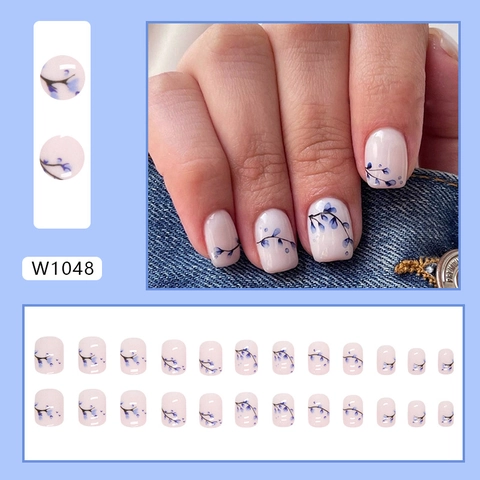 Press On Nails Kurz Squoval Künstliche Nägel Blaue Blumenmuster Hellrosa Farbverlauf Elegant Frischer Stil Für Damen