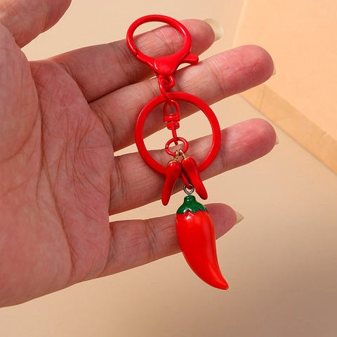 Simulation Essen Schlüsselanhänger Harz Chili Kirsche Obst Anhänger Rot Metall Schlüsselring Tasche Deko