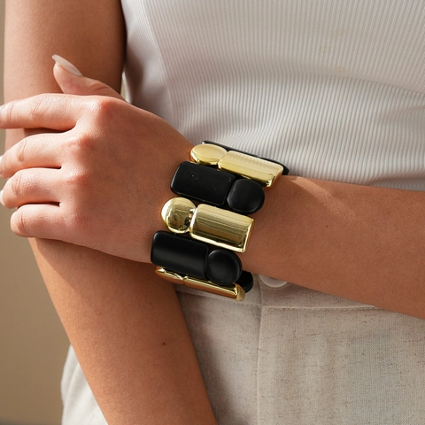 Bracciale Elastico Largo Moderno Geometrico Acrilico Nero Opaco E Oro Lucido Contrasto Gioielli Minimalisti Donna