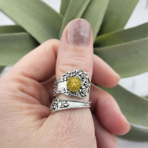 Lion Head Ring Vintage Two Tone Alloy Flower Relief Signet Finger Jewelry Retro Punk Style For Men