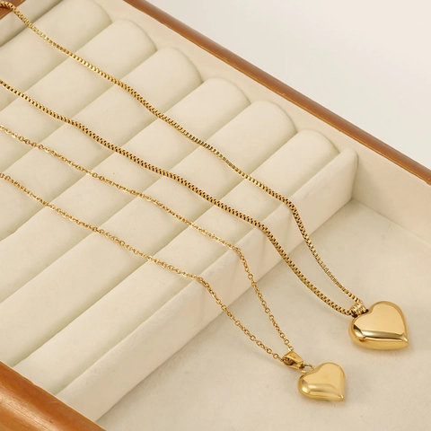 Collana Minimalista con Ciondolo a Cuore in Acciaio Inossidabile da Donna Placcata in Oro 18K Catena a Clavicola Gioielli Regalo