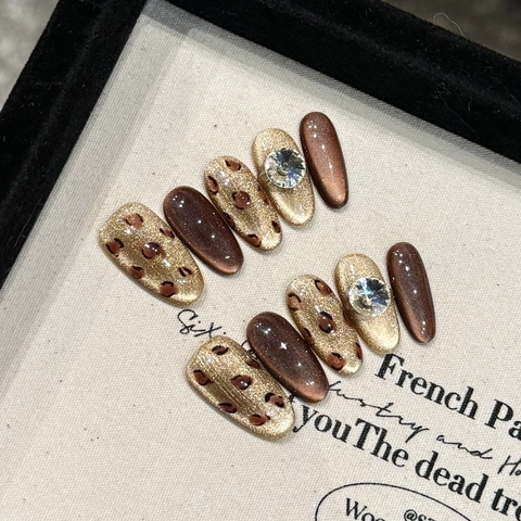 Handgefertigte Braune Katzenauge Leopard Aufklebbare Nägel Mit Großem Strass Gold Glitzer Lange Ovale Falsche Nägel Für Damen