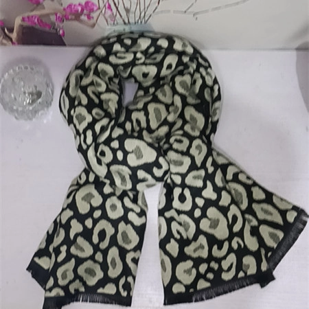 Sciarpa da Donna alla Moda con Stampa Leopardata Scialle in Poliestere Intrecciato Spesso con Nappine Scaldacollo Invernale