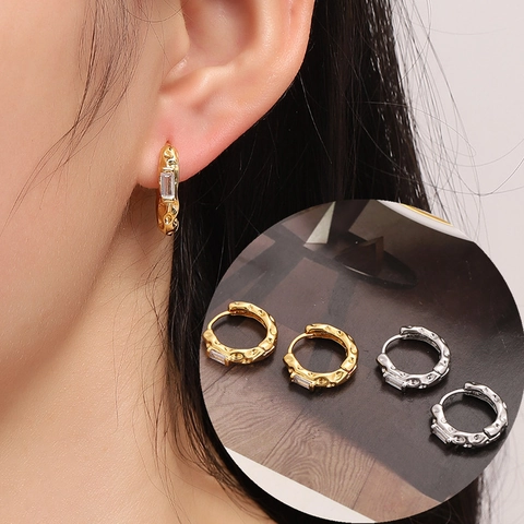 Minimalist Geometric Copper Hoop Earrings With Hammered Texture Rhinestone Inlaid Fashion Jewelry Elegant Ear Clips