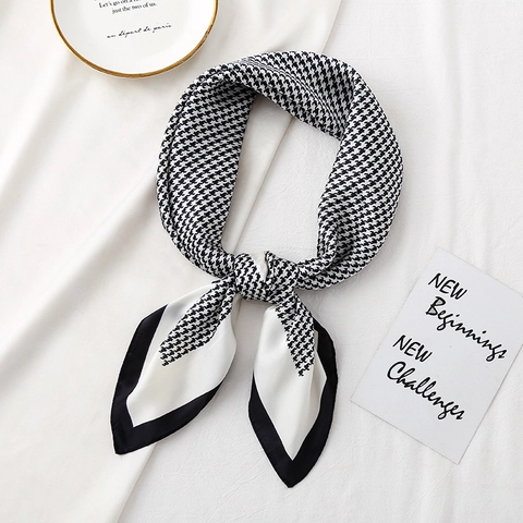 Foulard Carré Pied De Poule Satin Lisse Polyester Élégant Accessoire De Mode Professionnel Pour Femmes