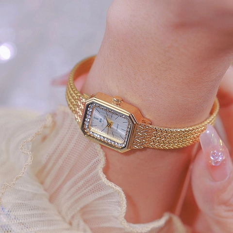 Montre À Quartz De Luxe Pour Femme Cadran Carré Élégant Lunette En Strass Bracelet En Maille Métallique Alliage
