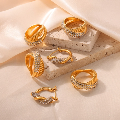 Titanstahl Gold Silber Plattiert Gedreht Strass Schmuckset Für Damen Pave Strass Ring Und Ohrringe Schmuckset