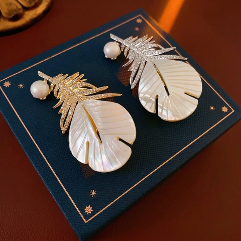 Elegante Broche De Pluma De Cobre Chapado En Oro Con Circonita Nácar Y Perla Artificial Accesorio De Joyería Para Mujer