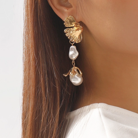 Pendientes Colgantes De Perlas Artificiales Simuladas Barrocas Irregulares Aleación De Cinc Hoja De Ginkgo Texturizada Retro Francés Artístico Para Mujeres