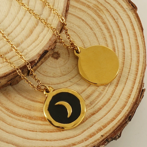 Collar Con Colgante De Luna Acero Inoxidable Chapado En Oro 18K Esmalte Medalla Redonda Minimalista Joyería Retro Para Pareja
