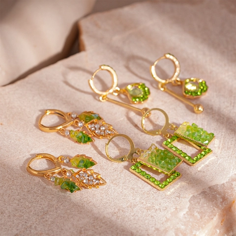 Elegante Blad En Vierkante Druppeloorbellen Voor Dames Groene Strass Geometrische Goud Legering Sieraden Met Stalen Stift
