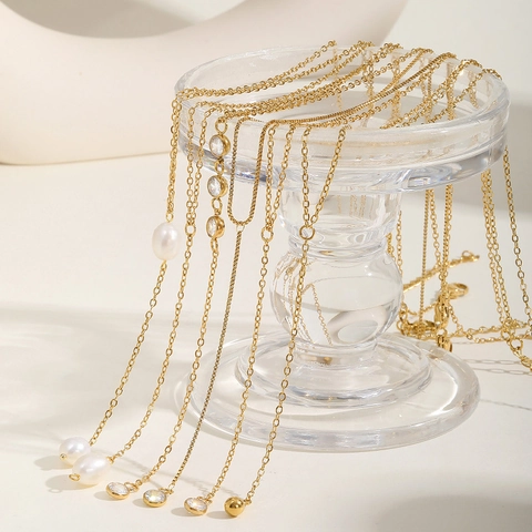 Collana Minimalista Y Lariat In Acciaio Inossidabile Placcato Oro Con Perla Artificial E Zircone Per Donna