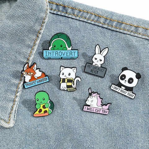 Schattige Cartoon Dier Legering Emaille Broche Humoristisch Citaat Reversspeld Voor Rugzak Kleding Panda Vos Konijn Kat