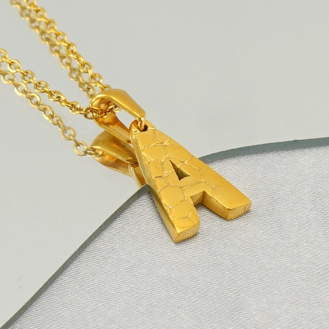 Collar Con Colgante De Letra Inicial De Moda Acero Inoxidable Chapado En Oro De 18k Textura Grabada Cadena De Clavícula Para Mujer
