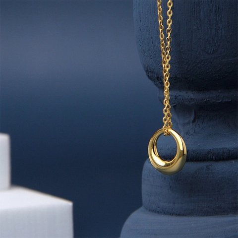 Collana Con Pendente A Cerchio Tondo Minimalista Placcata Oro 18K Acciaio Al Titanio Gioielli Eleganti Da Donna