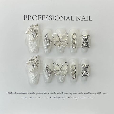 Handmade Baroque Vintage Press On Nails Butterfly Bear Silver 3D Charms Coffin Shape Fake Nails With Rhinestone Pearl For Women